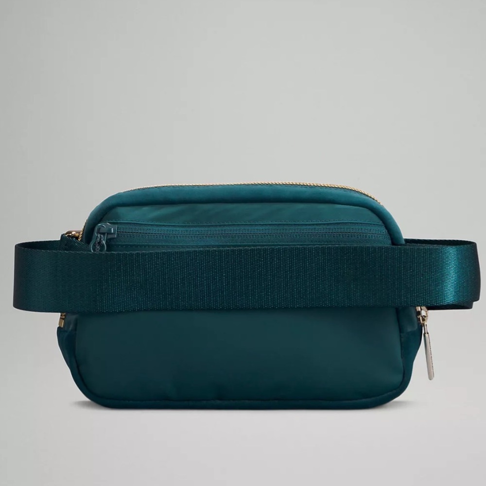 lululemon VELOUR Everywhere Belt Bag 1L (Teal/Turquoise) - Rare Gold Hardware - Picture 5 of 13